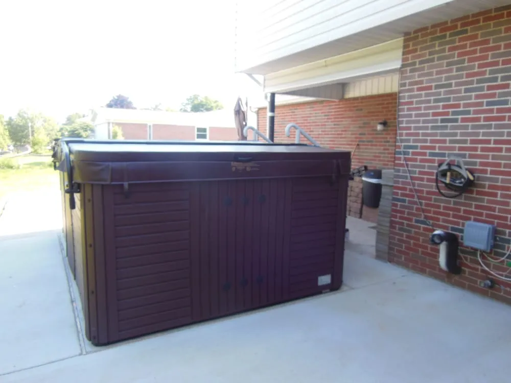 Expert outlet and switch repair in St Louis, MO by Reiner Electric