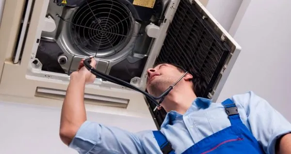 Reliable Electric And Lighting Logo