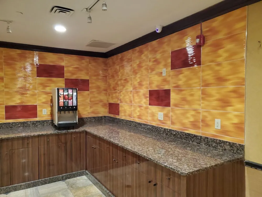 Licensed electrician providing circuit breaker repair in , 