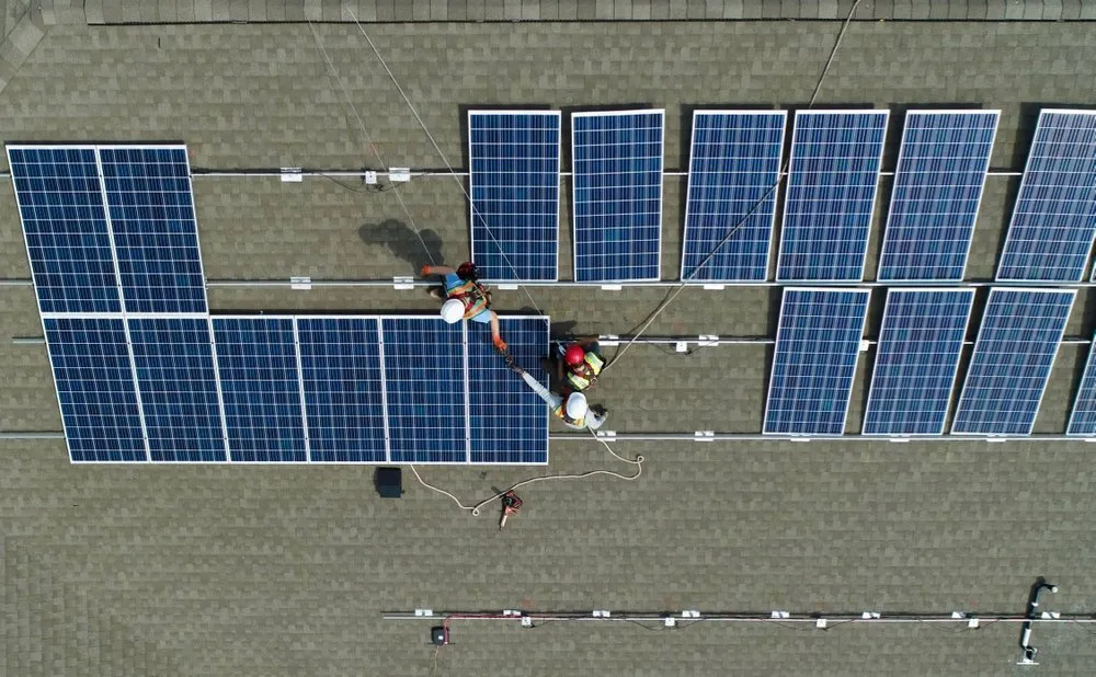 Reliable electrician providing lighting installation in , 