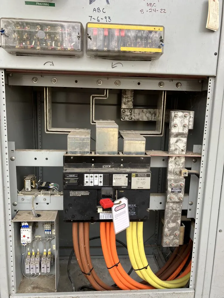 Slide of RESCOM Electric & HVAC Co