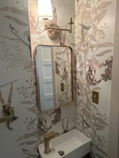 Professional electrician providing wiring installation in , 