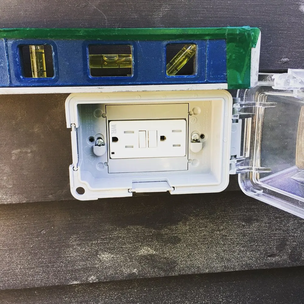 Slide of Response Emergency Electrician