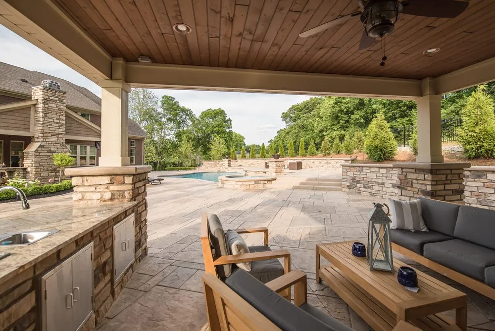 Licensed emergency electrical service in ,  by Reston Construction