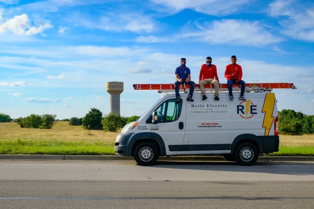 Slide of Retiz Electric