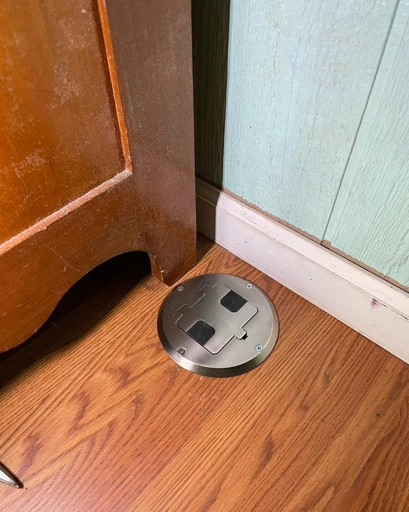 Slide of Revamp'd Electrical Solutions