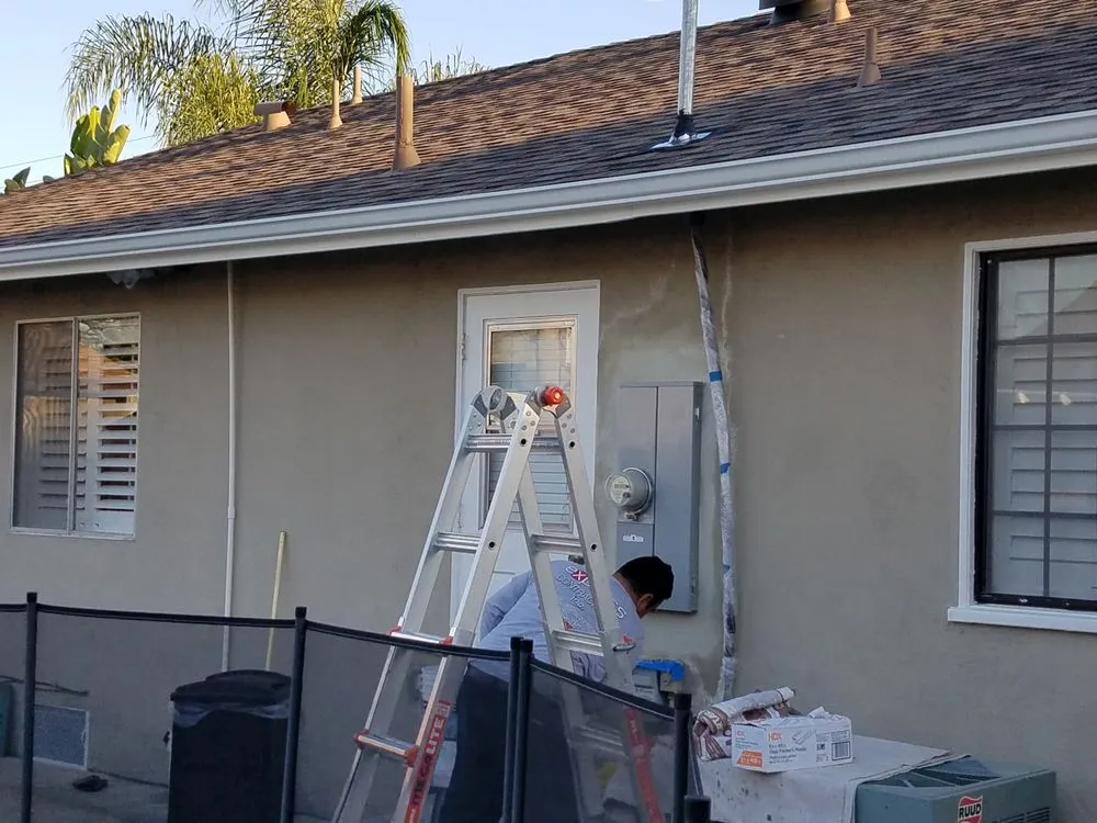 Slide of Rey Electric