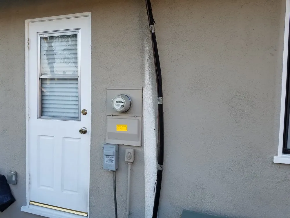 Slide of Rey Electric