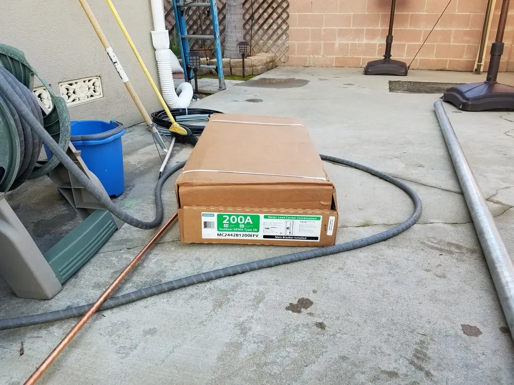 Slide of Rey Electric