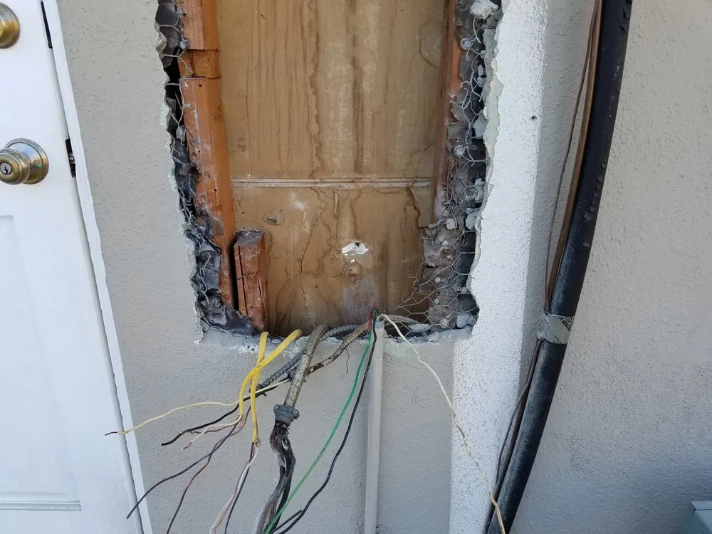 Slide of Rey Electric