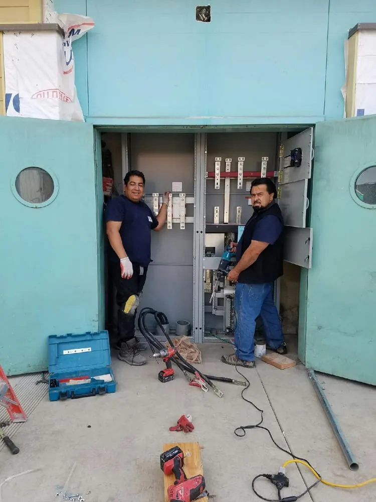 Slide of Rey Electric