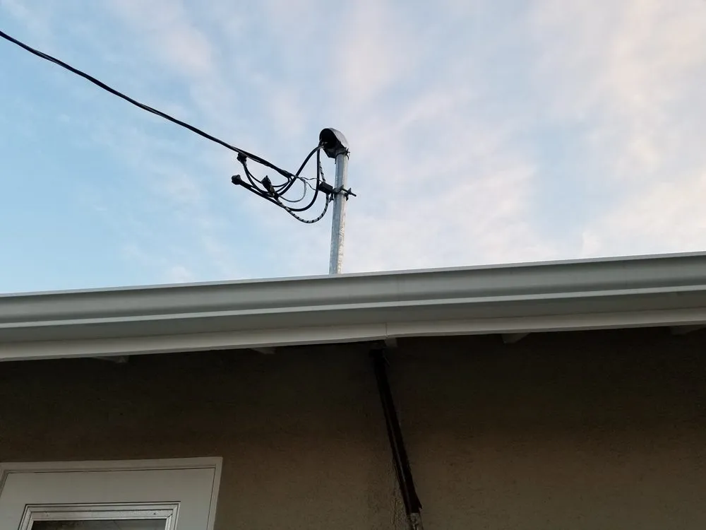 Slide of Rey Electric