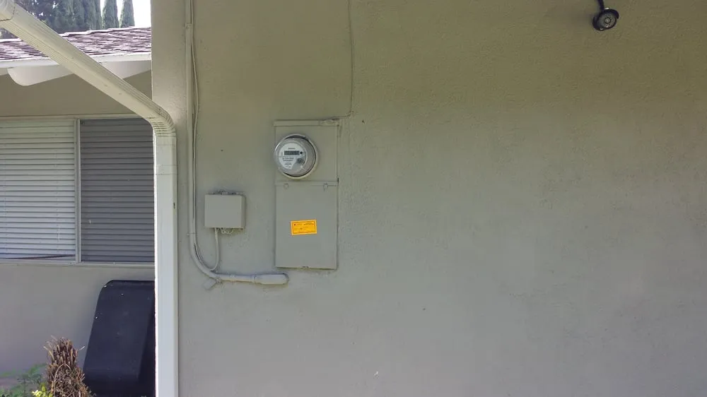 Slide of Rey Electric