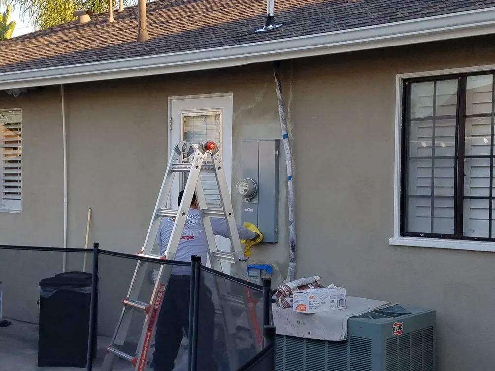 Slide of Rey Electric