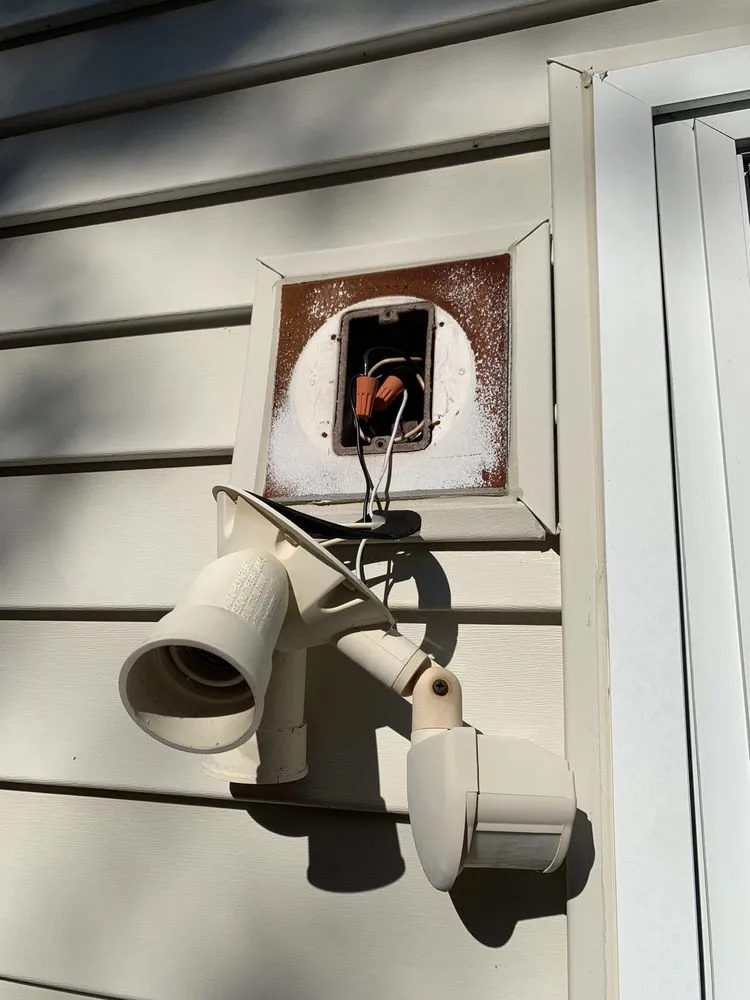 Slide of Reyco Electrical Services