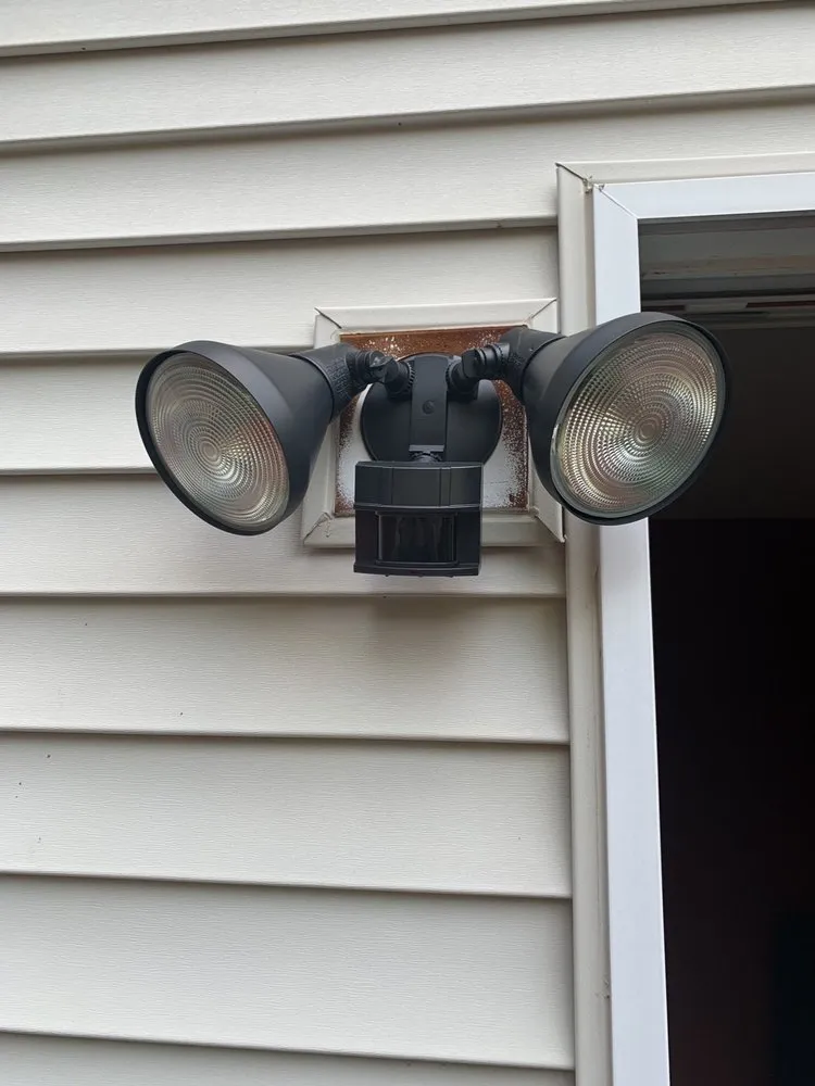 Slide of Reyco Electrical Services