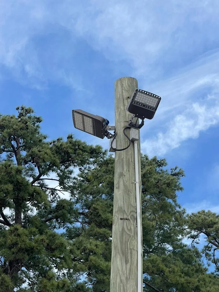 Slide of Reyes Classic Electric