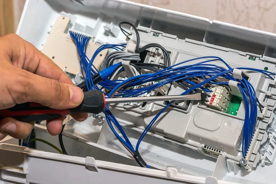 Slide of Reyes Classic Electric