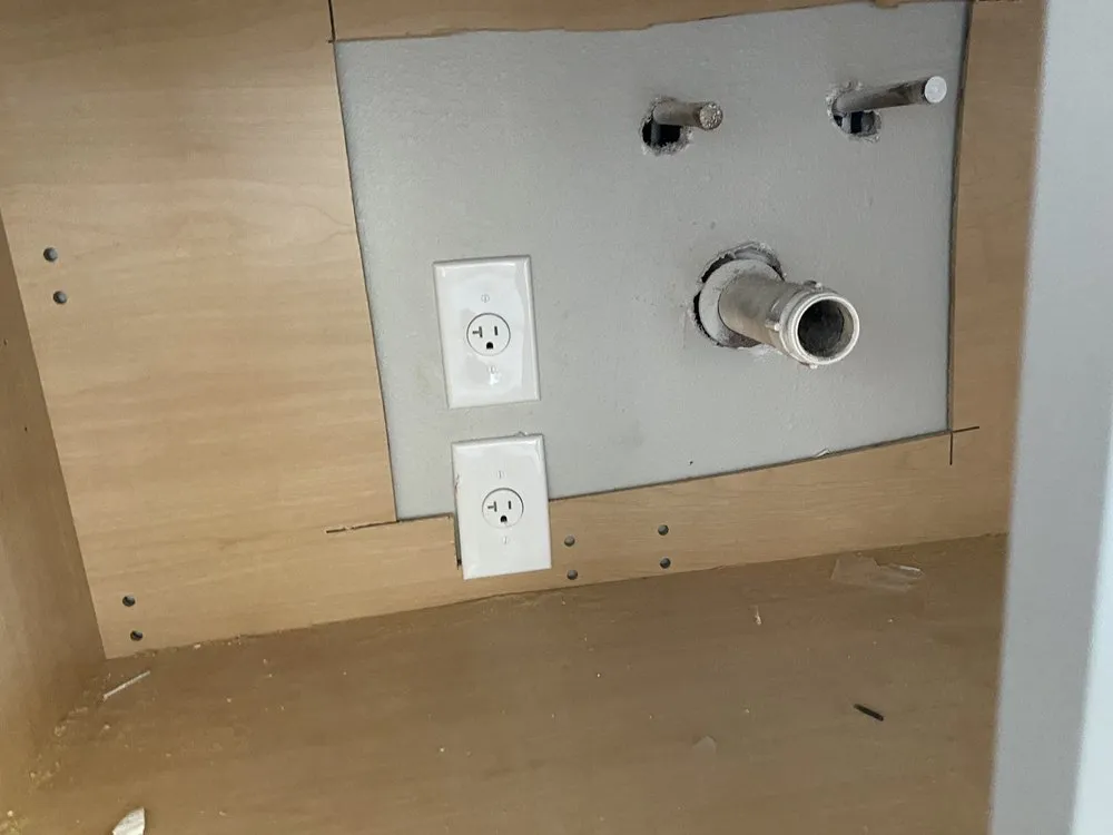 Slide of Reyes Electric