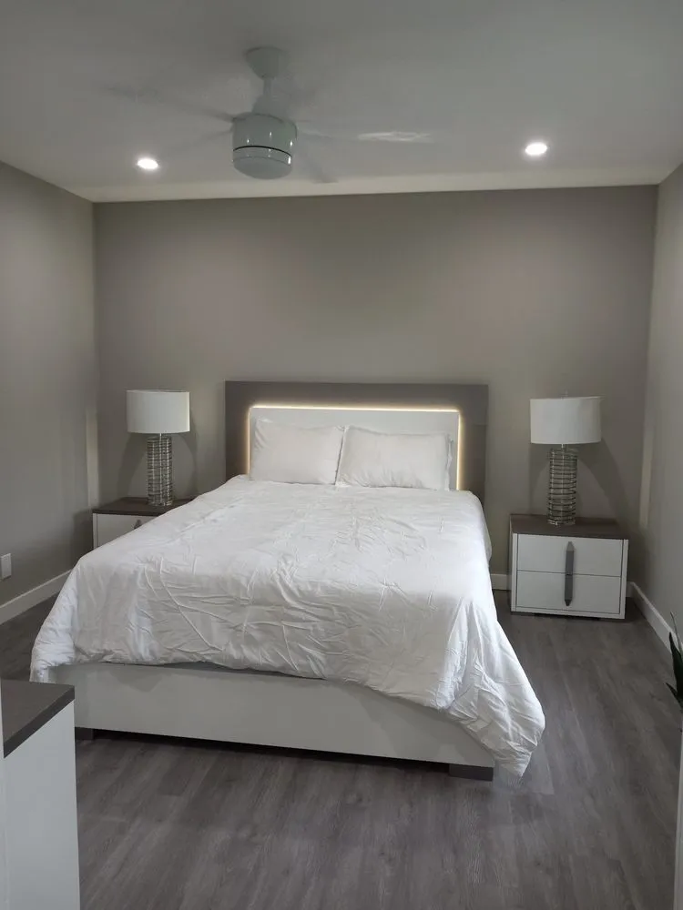 Slide of Reyes Electric