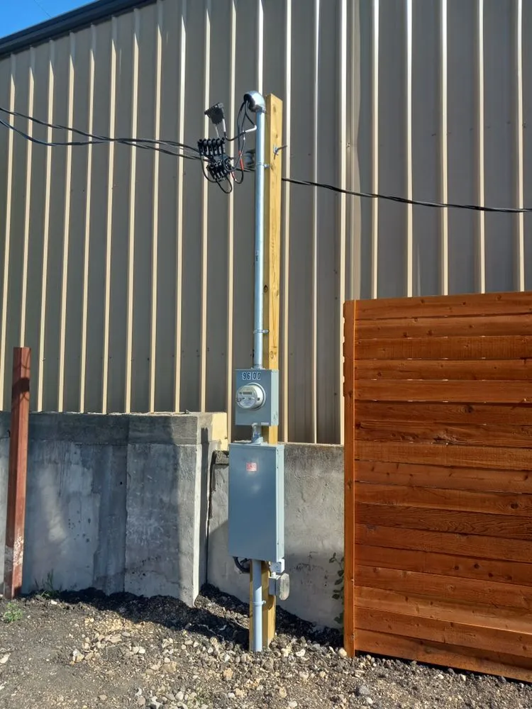 Slide of Reyes Electric