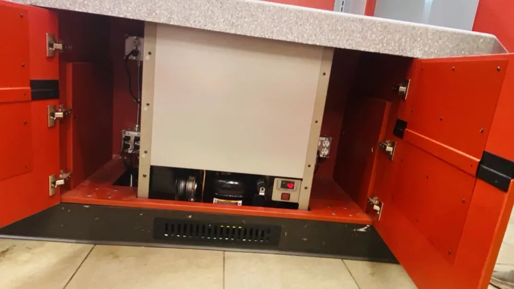 Slide of Reyes Electric HN