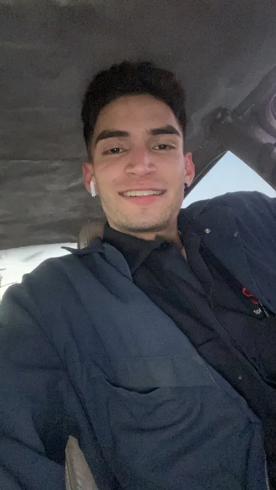 Slide of Reyes Electric HN