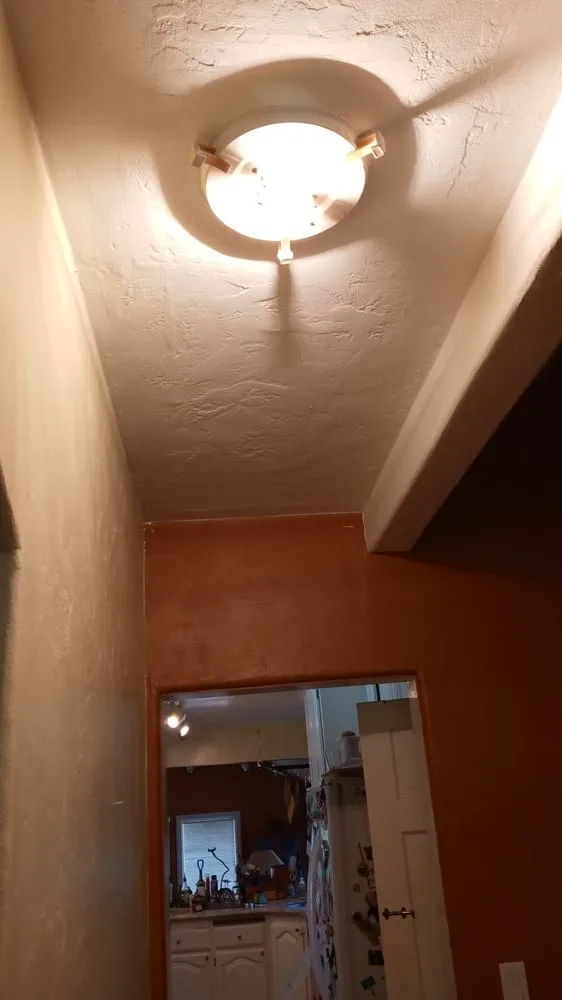 Slide of Reyes Electric HN