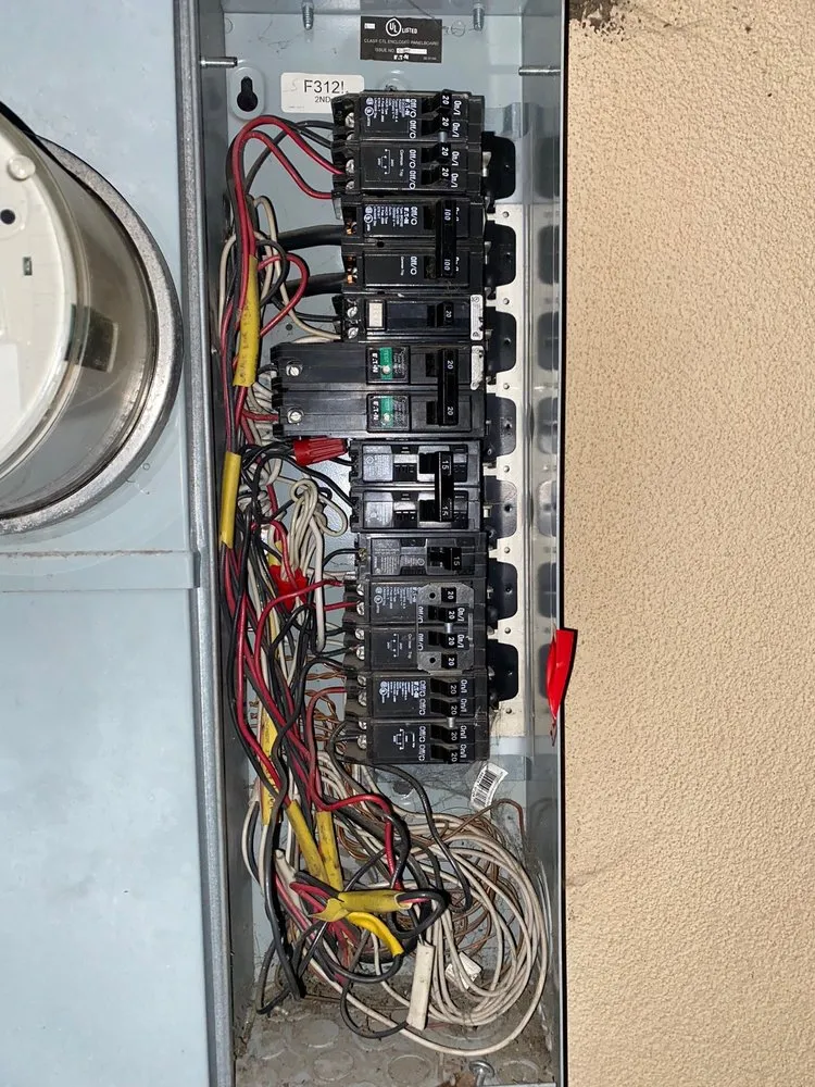 Slide of Reyes Electric HN