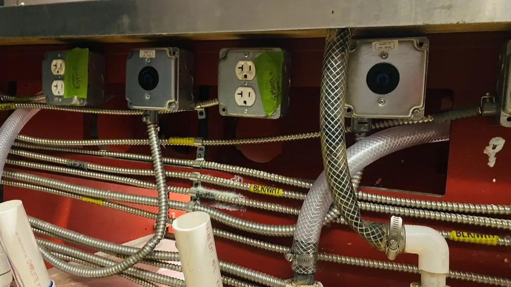 Slide of Reyes Electric HN