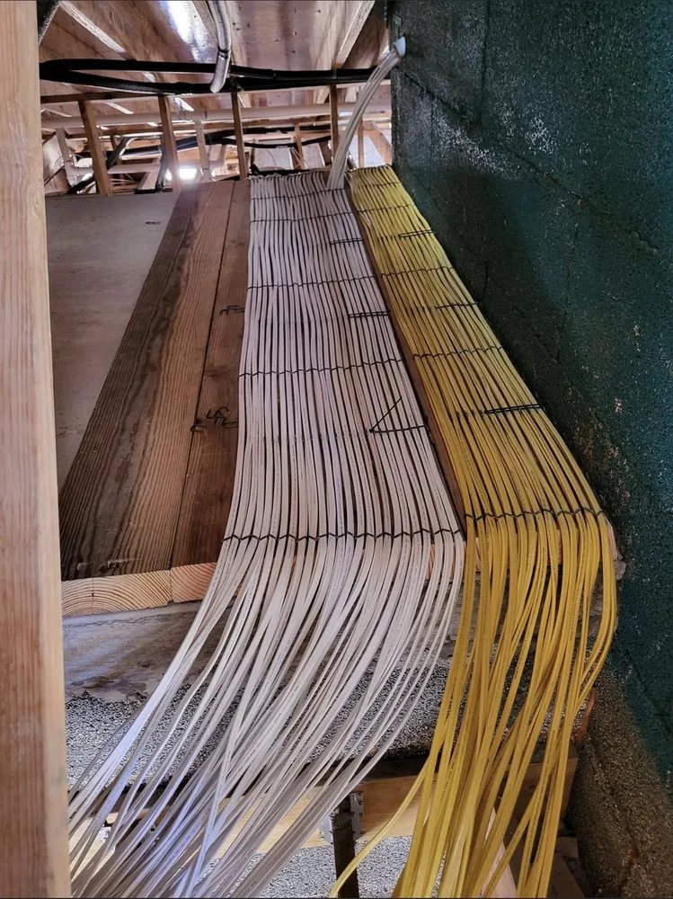 Slide of Reyes Electric