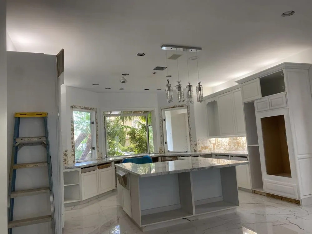 Slide of Reyes Electric