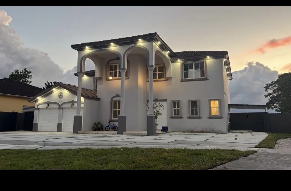 Slide of Reyes Powering Up Florida