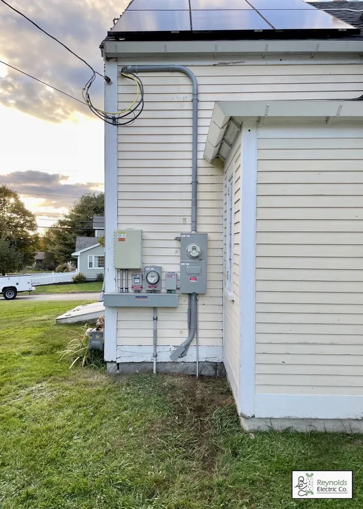 Trusted electrical repair in ,  by Reynolds Electric Company