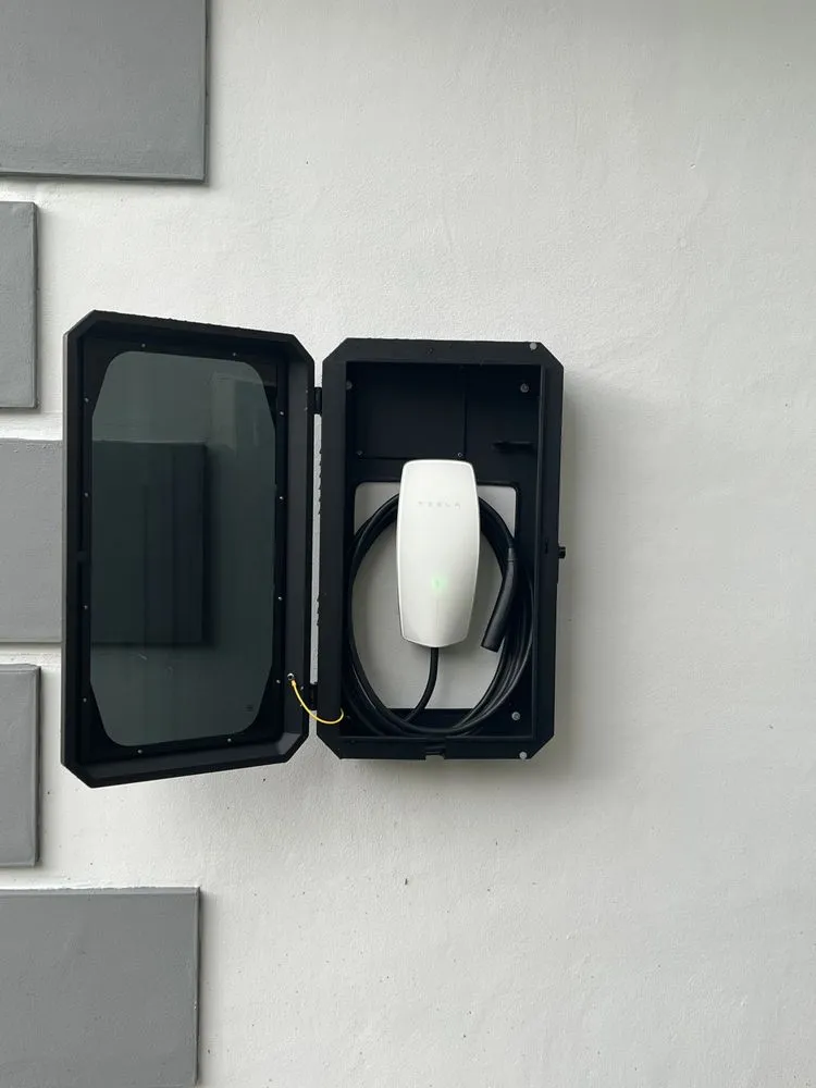 Slide of Rey's Reliable Handyman Services