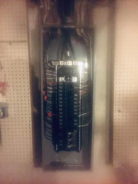 Trusted circuit breaker repair experts serving Oakland, KY - RF Electric