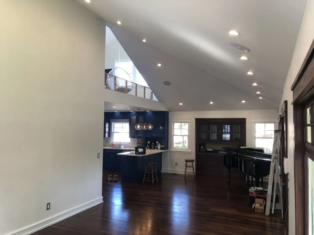 Emergency circuit breaker repair service in Tarzana, CA - RFS Electric