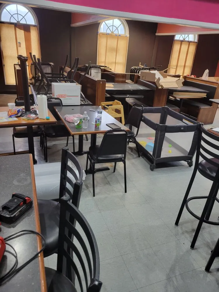 Professional electrician providing emergency electrical service in , 