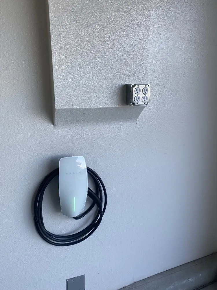 Trusted circuit breaker repair experts serving ,  - Rhodes Electric