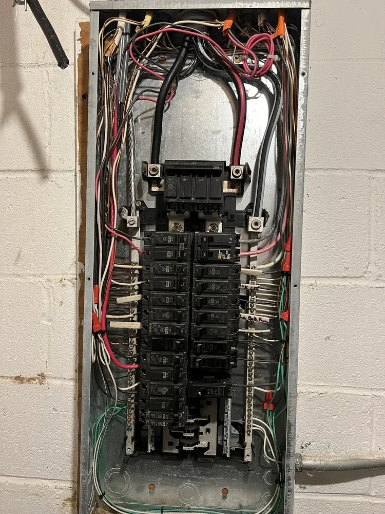 Emergency electrician providing circuit breaker repair in Washington, WV - Rhododendron Electric