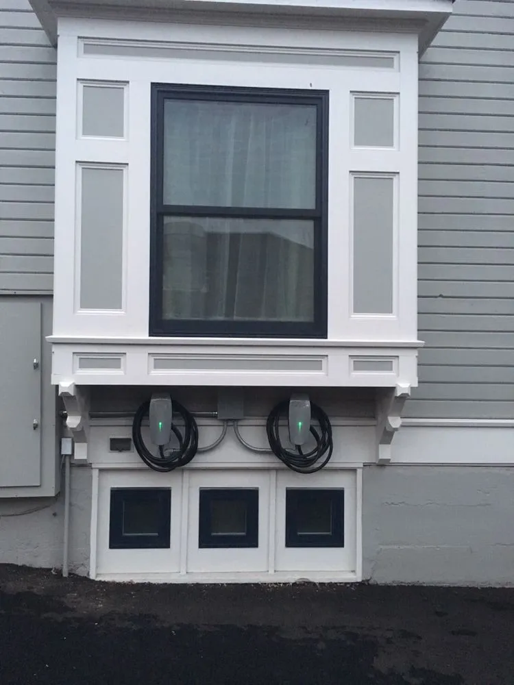 Slide of Ricco Patterson Electric