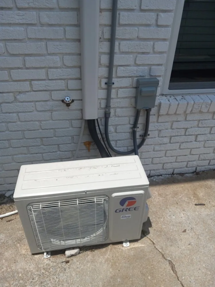 Slide of Richardson Architecture