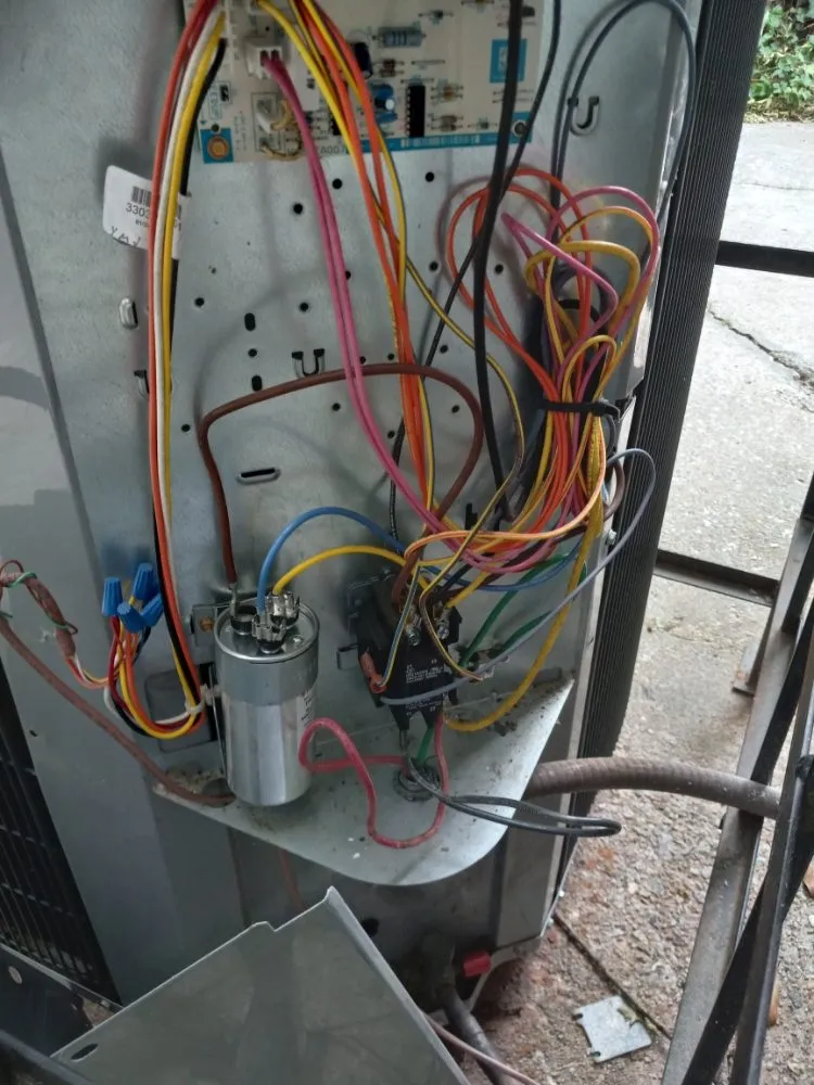 Slide of Richardson Architecture