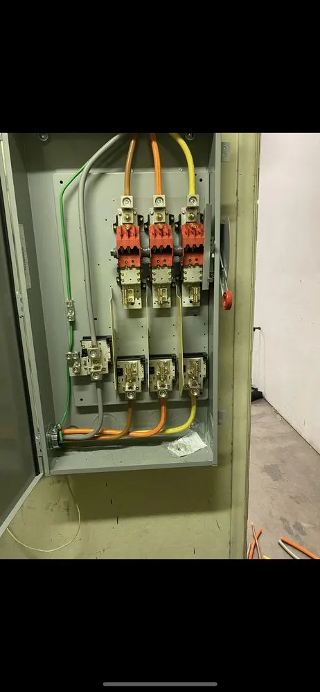 Emergency electrician providing lighting installation in , 