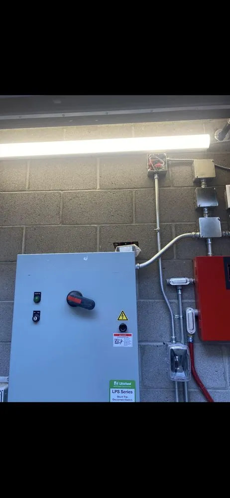 Emergency electrical service for homes in lighting installation,  by 