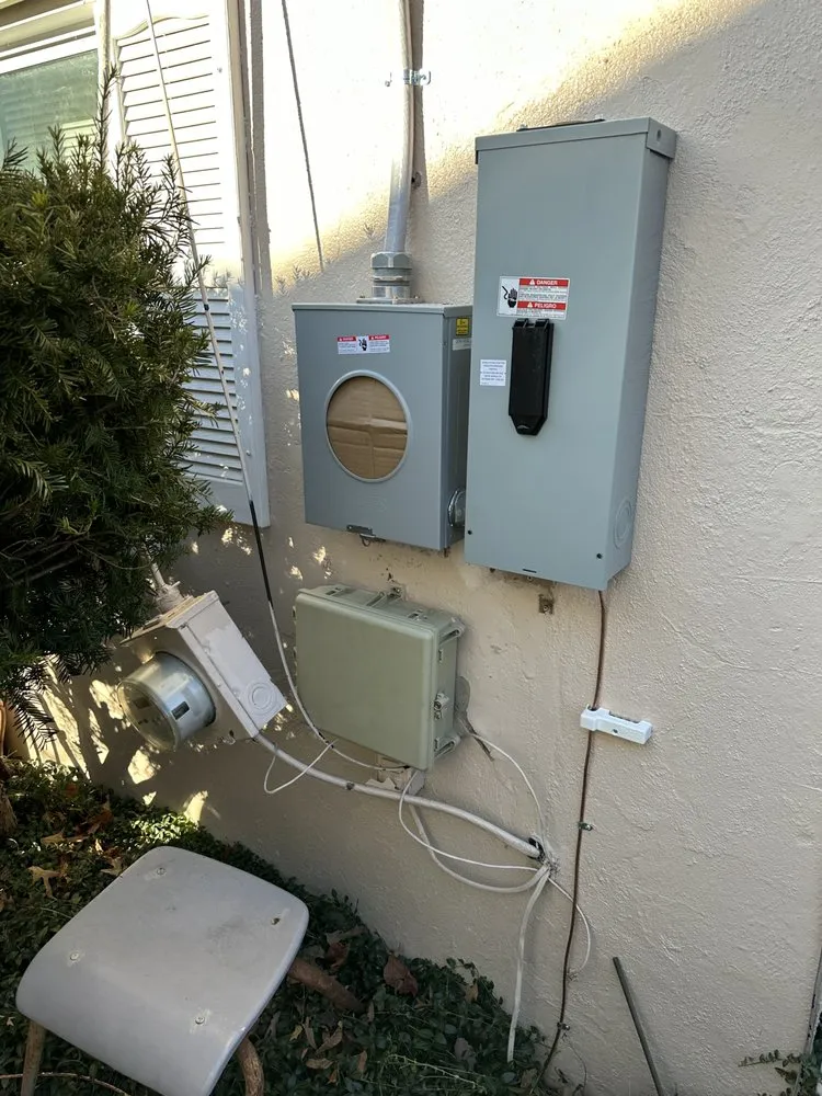 Slide of Richie Electric