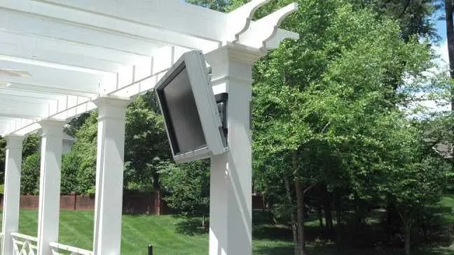 Professional outlet and switch repair in ,  by Rich's Contracting & Custom Audio / Video