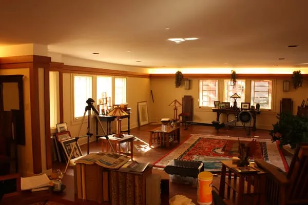 Rick's Decorating Service Logo