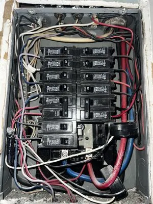 Rickys Electric Logo