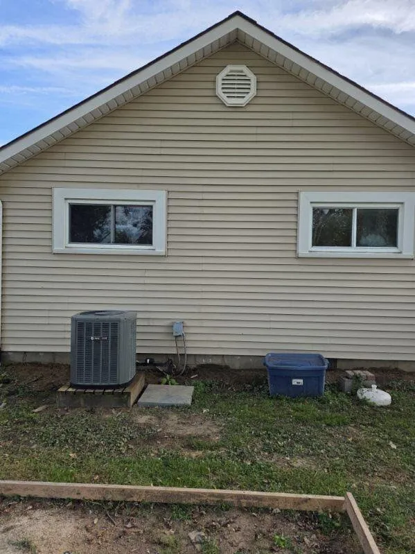 Slide of Rick'z Fix'z It All